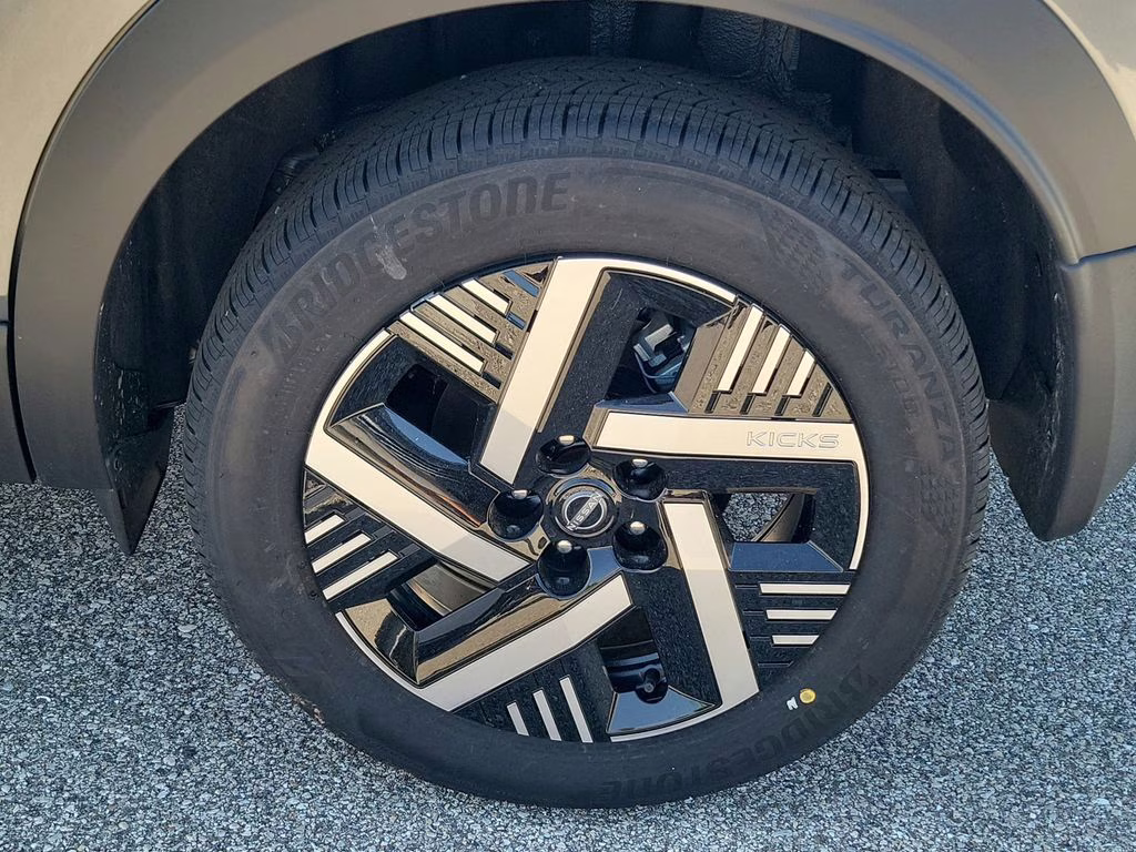 2026 Gun Metallic/Scarlet Ember Tintcoat Nissan Kicks SV FWD SUV