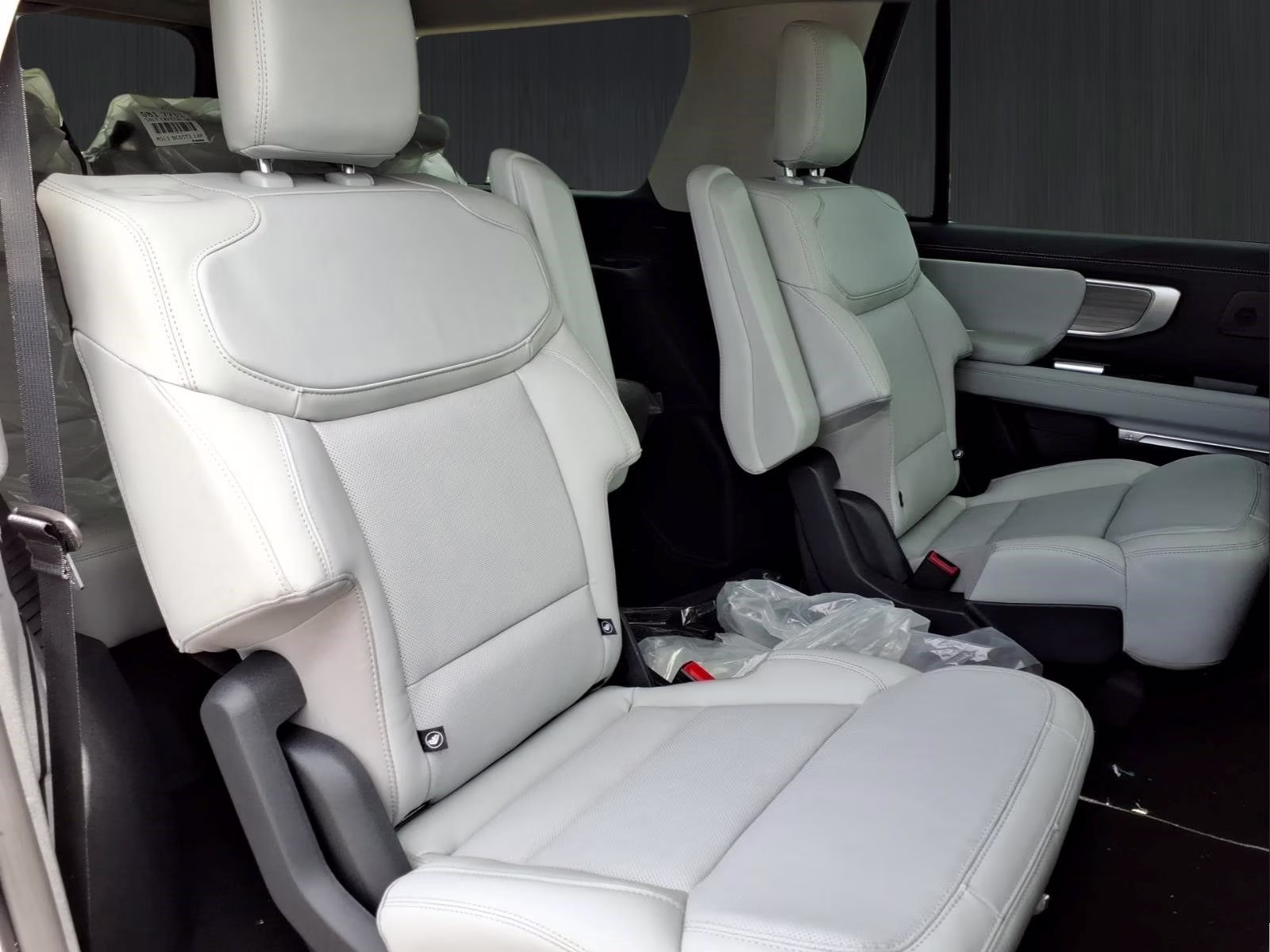 2026 White Ford Expedition Max Platinum 4X4 SUV