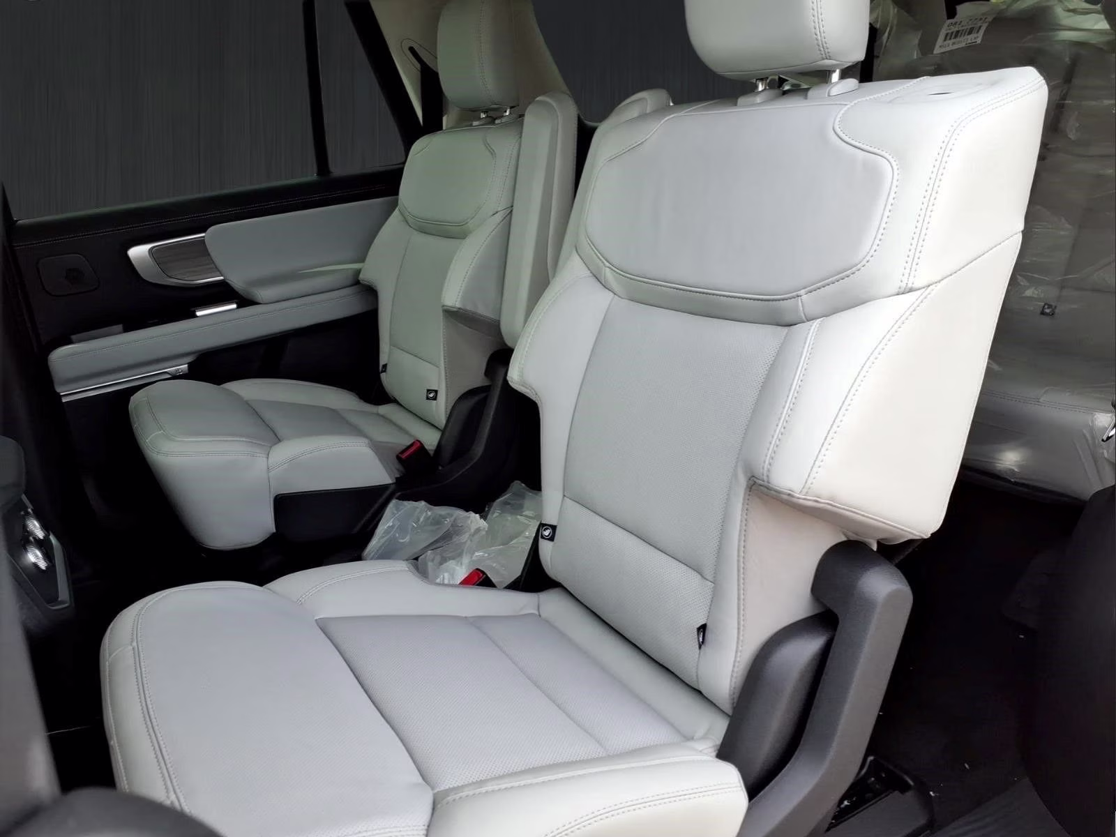 2026 White Ford Expedition Max Platinum 4X4 SUV