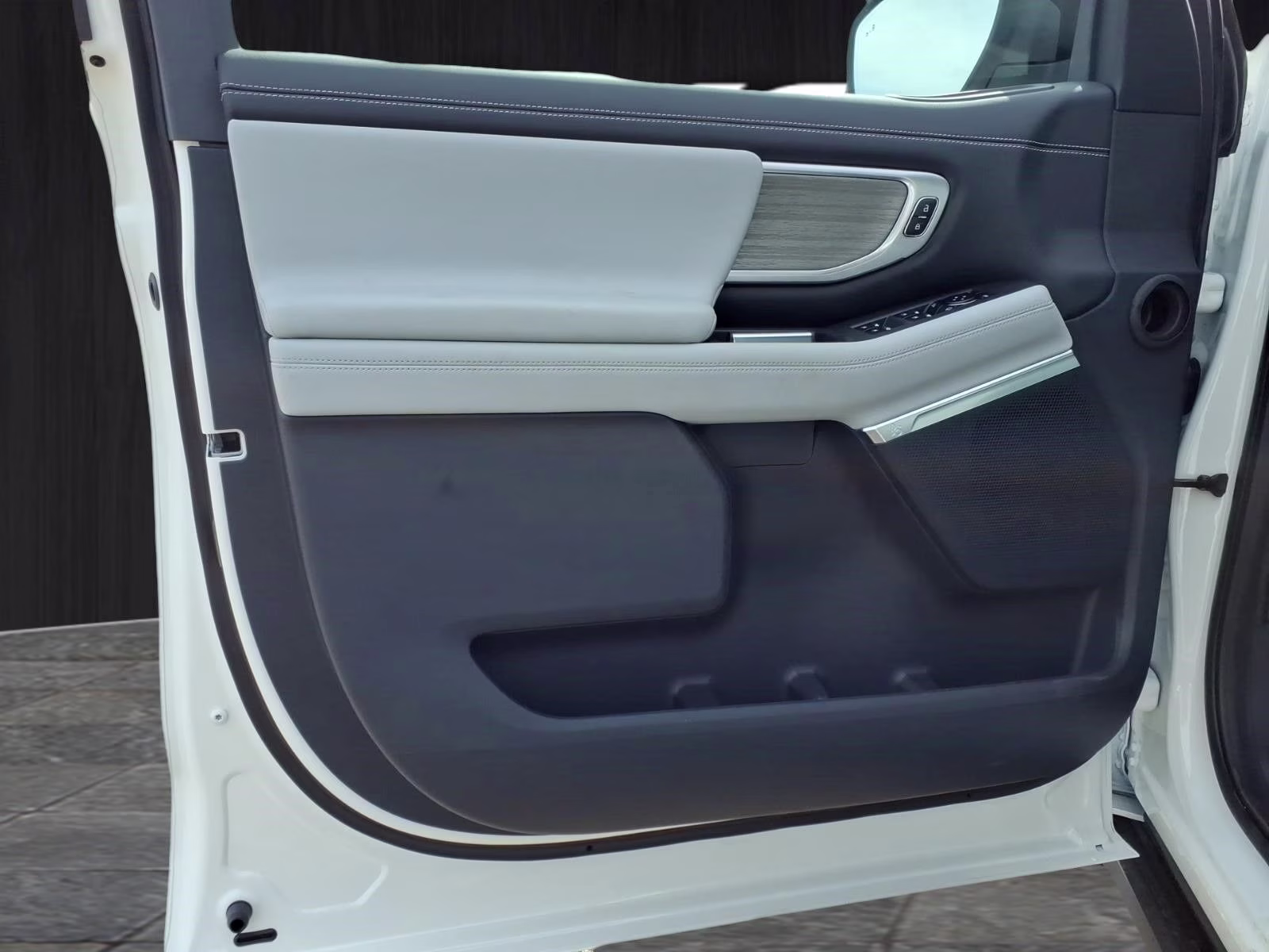 2026 White Ford Expedition Max Platinum 4X4 SUV