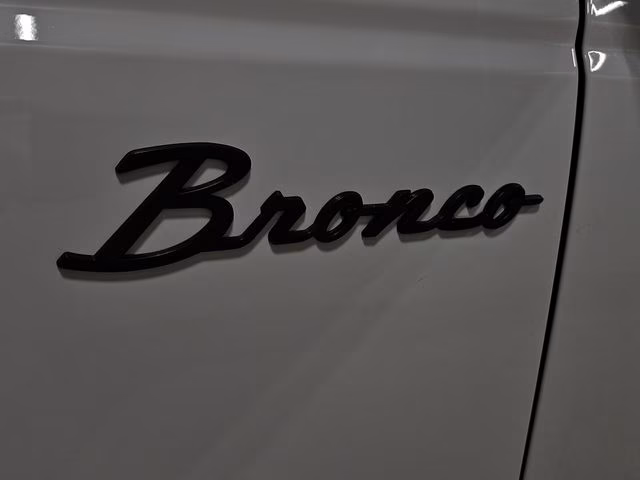 2026 Oxford White Ford Bronco Big Bend SINISTER BRONZE PACKAGE 4X4 SUV