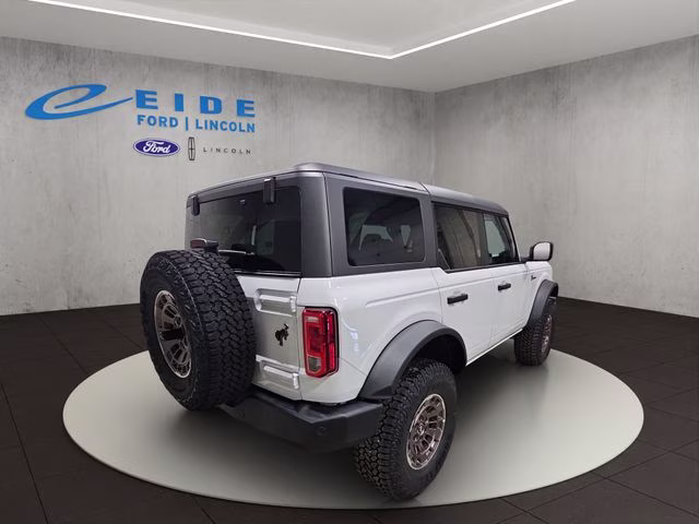 2026 Oxford White Ford Bronco Big Bend SINISTER BRONZE PACKAGE 4X4 SUV