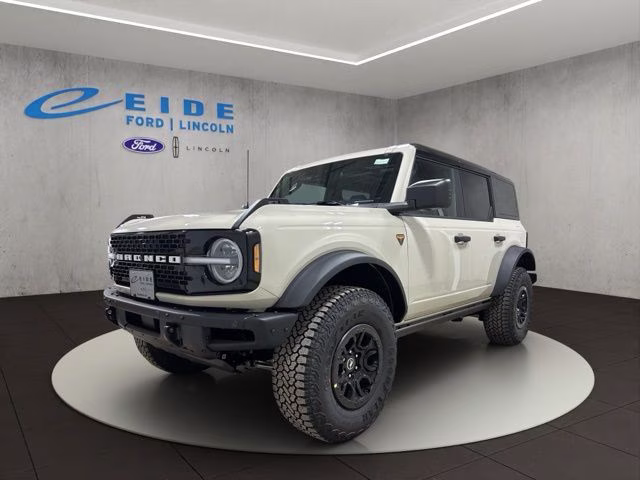 2026 Desert Sand Ford Bronco Badlands 4X4 SUV