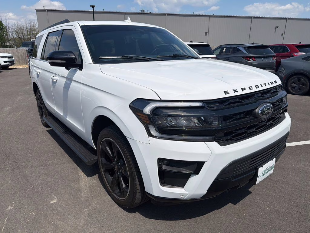 2022 Oxford White Ford Expedition Limited 4X4 SUV