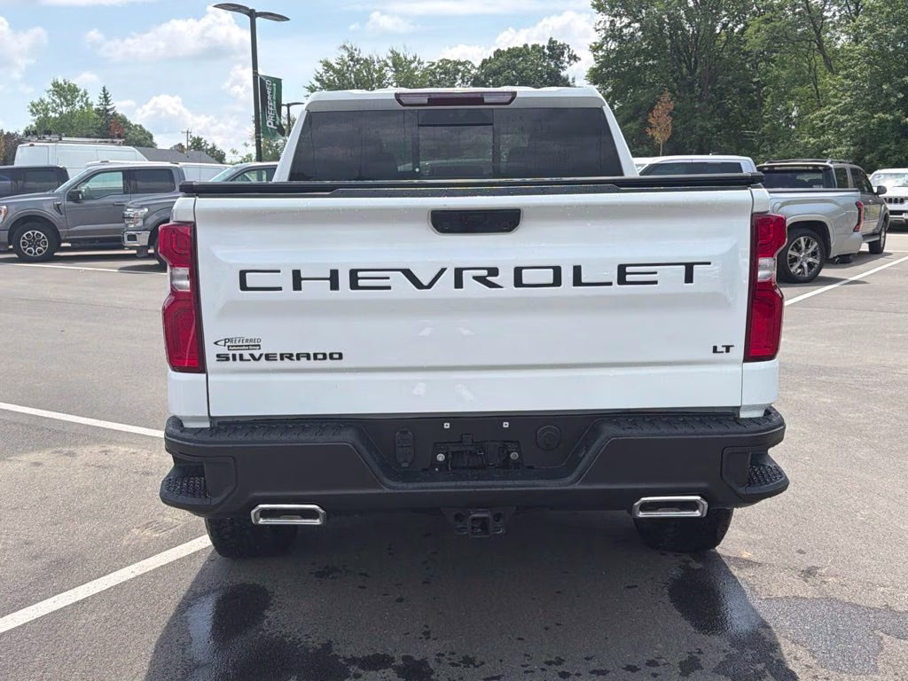 2024 Summit White Chevrolet Silverado 1500 LT Trail Boss 4X4 Truck