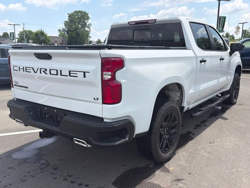 2024 Summit White Chevrolet Silverado 1500 LT Trail Boss 4X4 Truck