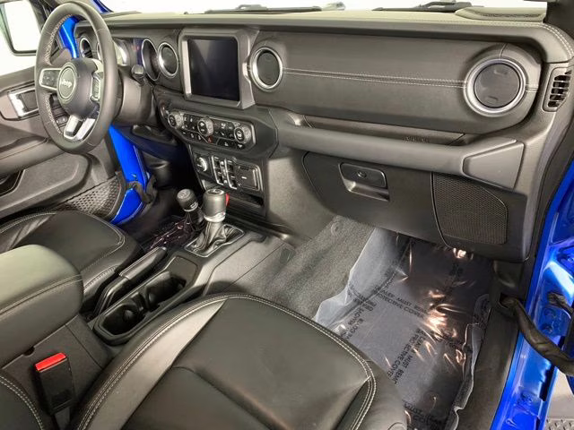 2023 Hydro Blue Pearlcoat Jeep Gladiator Overland 4X4 Truck