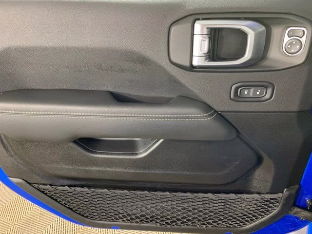 2023 Hydro Blue Pearlcoat Jeep Gladiator Overland 4X4 Truck