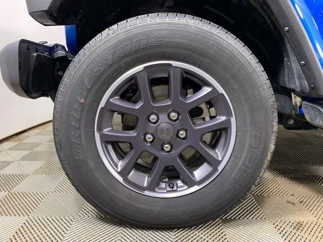 2023 Hydro Blue Pearlcoat Jeep Gladiator Overland 4X4 Truck