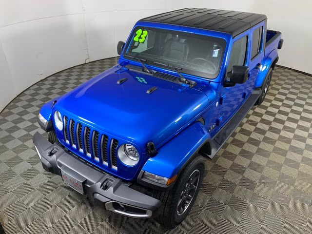 2023 Hydro Blue Pearlcoat Jeep Gladiator Overland 4X4 Truck