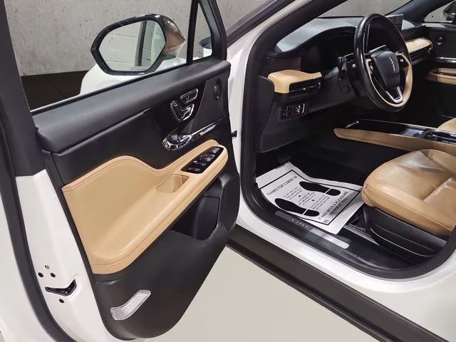 2023 Pristine White Metallic Tri-Coat Lincoln Corsair Plug-In Hybrid Grand Touring AWD SUV