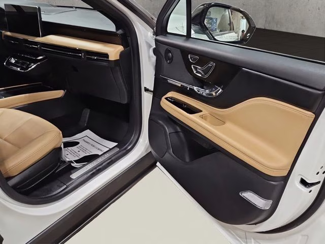 2023 Pristine White Metallic Tri-Coat Lincoln Corsair Plug-In Hybrid Grand Touring AWD SUV