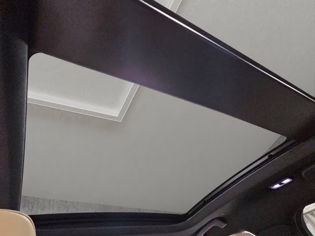 2023 Pristine White Metallic Tri-Coat Lincoln Corsair Plug-In Hybrid Grand Touring AWD SUV