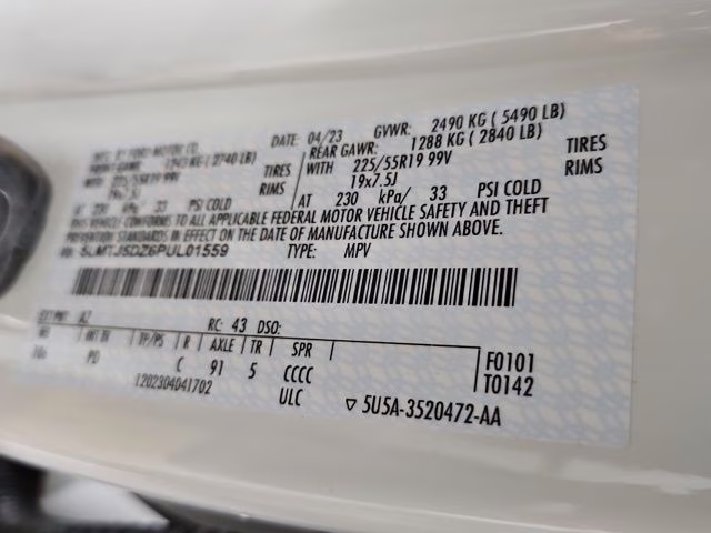 2023 Pristine White Metallic Tri-Coat Lincoln Corsair Plug-In Hybrid Grand Touring AWD SUV