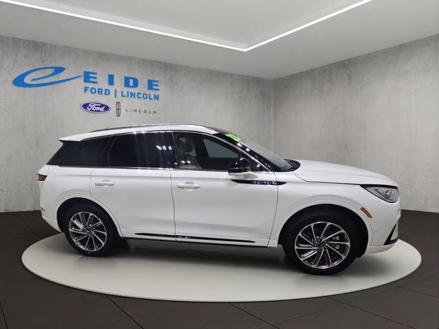 2023 Pristine White Metallic Tri-Coat Lincoln Corsair Plug-In Hybrid Grand Touring AWD SUV