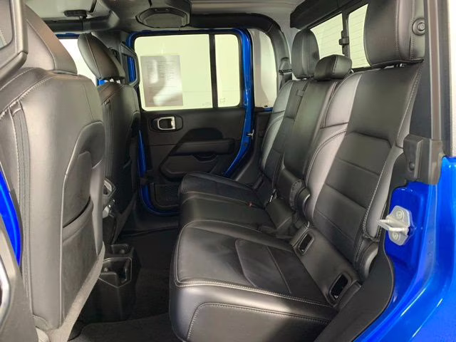 2023 Hydro Blue Pearlcoat Jeep Gladiator Overland 4X4 Truck