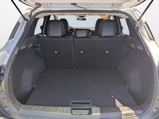 2025 Aspen White Tricoat Nissan Kicks SR FWD SUV