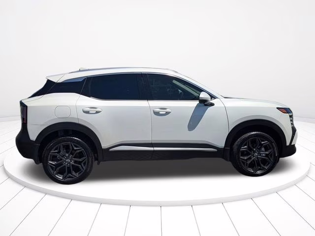 2025 Aspen White Tricoat Nissan Kicks SR FWD SUV