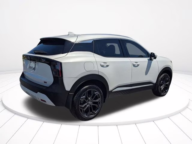 2025 Aspen White Tricoat Nissan Kicks SR FWD SUV