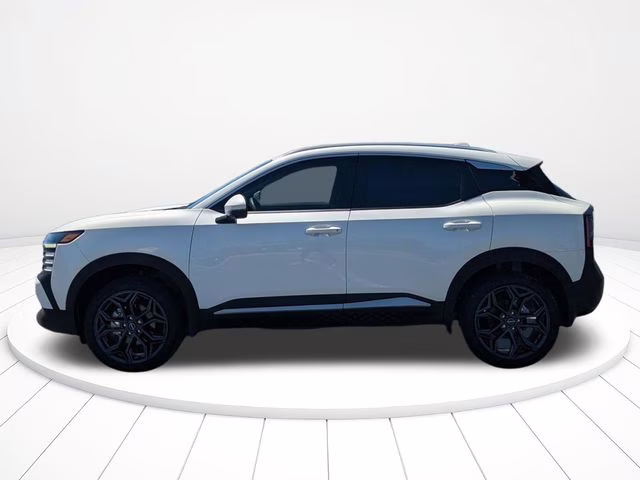 2025 Aspen White Tricoat Nissan Kicks SR FWD SUV
