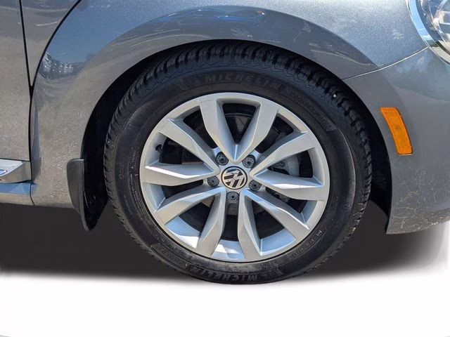 2015 Platinum Gray Metallic/Black Roof Volkswagen Beetle 2.0 TDI FWD Convertible