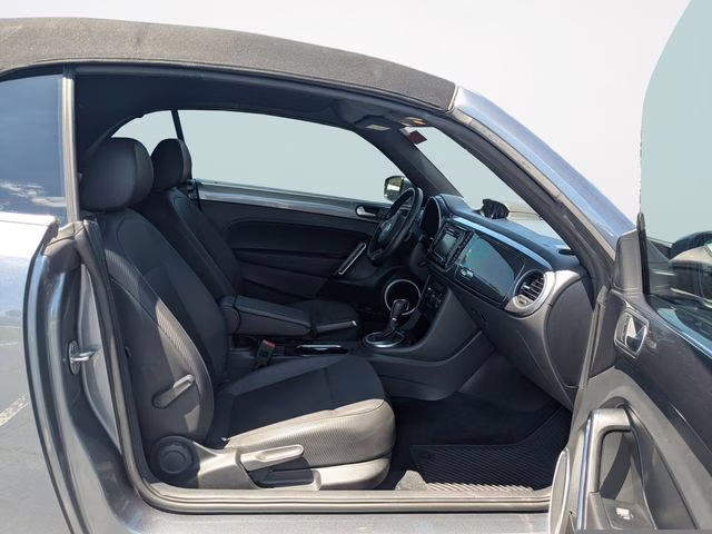 2015 Platinum Gray Metallic/Black Roof Volkswagen Beetle 2.0 TDI FWD Convertible