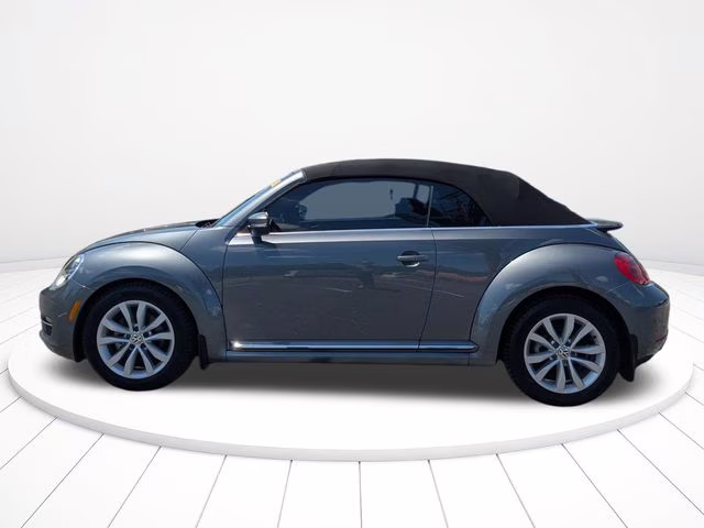 2015 Platinum Gray Metallic/Black Roof Volkswagen Beetle 2.0 TDI FWD Convertible