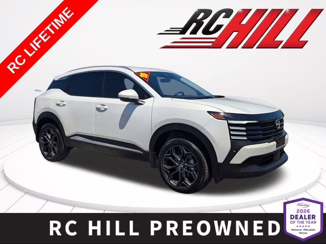 2025 Aspen White Tricoat Nissan Kicks SR FWD SUV