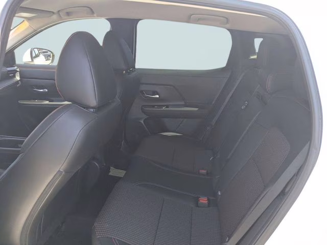 2025 Aspen White Tricoat Nissan Kicks SR FWD SUV