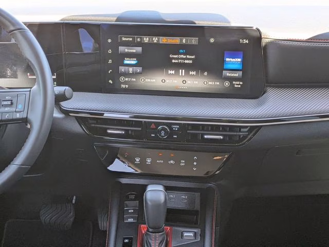 2025 Aspen White Tricoat Nissan Kicks SR FWD SUV