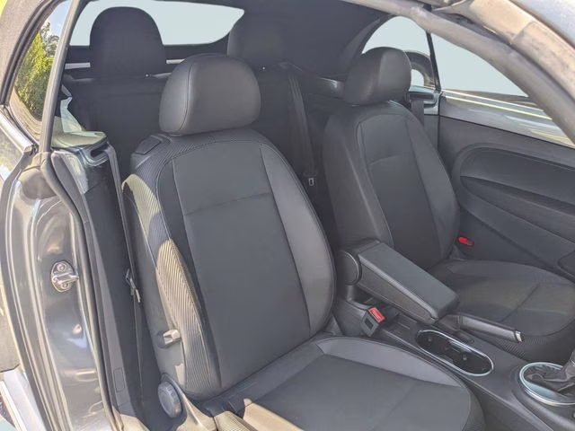 2015 Platinum Gray Metallic/Black Roof Volkswagen Beetle 2.0 TDI FWD Convertible