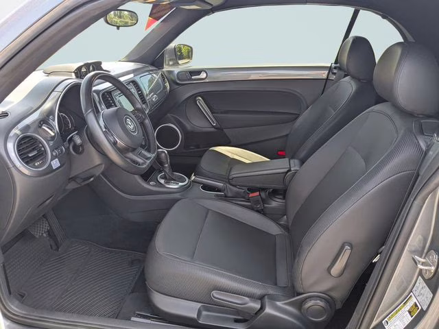 2015 Platinum Gray Metallic/Black Roof Volkswagen Beetle 2.0 TDI FWD Convertible