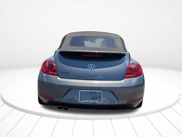 2015 Platinum Gray Metallic/Black Roof Volkswagen Beetle 2.0 TDI FWD Convertible