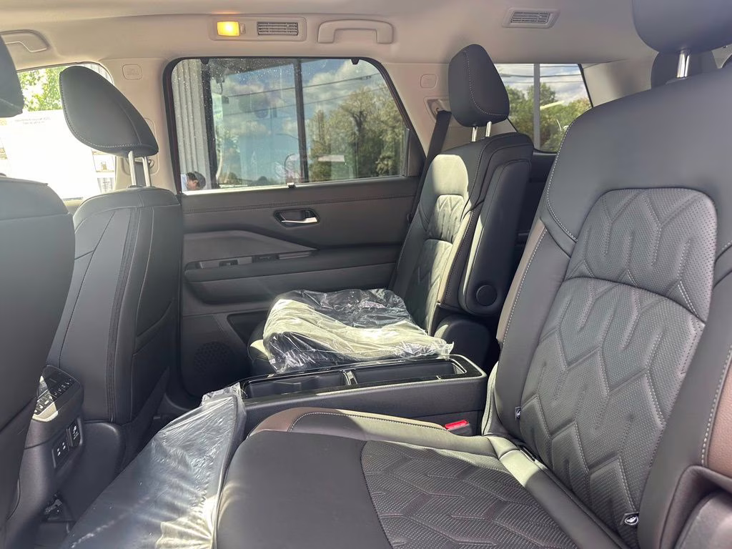 2026 Scarlet Ember/Super Black Nissan Pathfinder Platinum 4X4 SUV