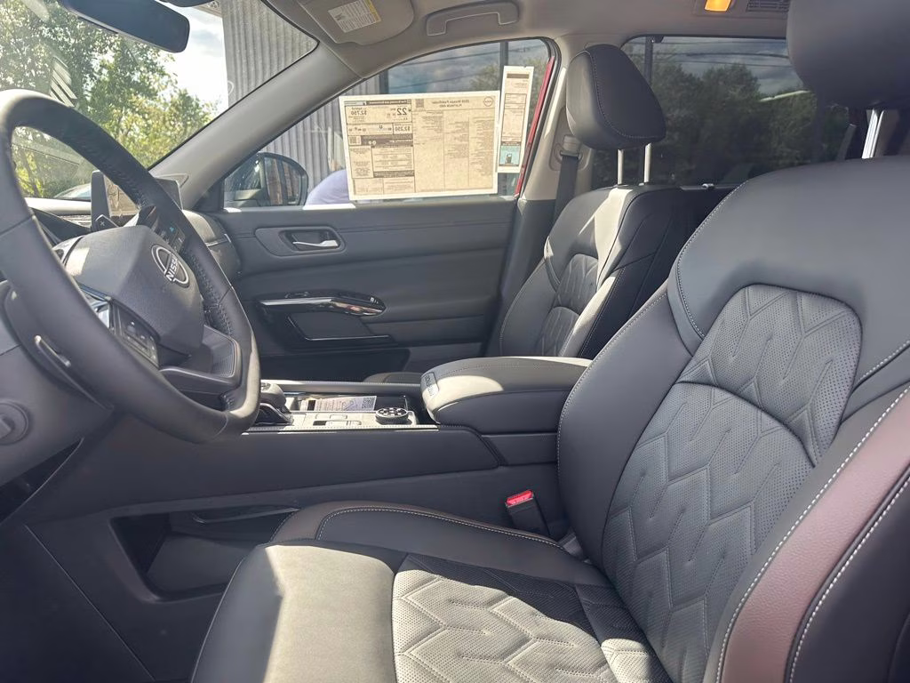 2026 Scarlet Ember/Super Black Nissan Pathfinder Platinum 4X4 SUV