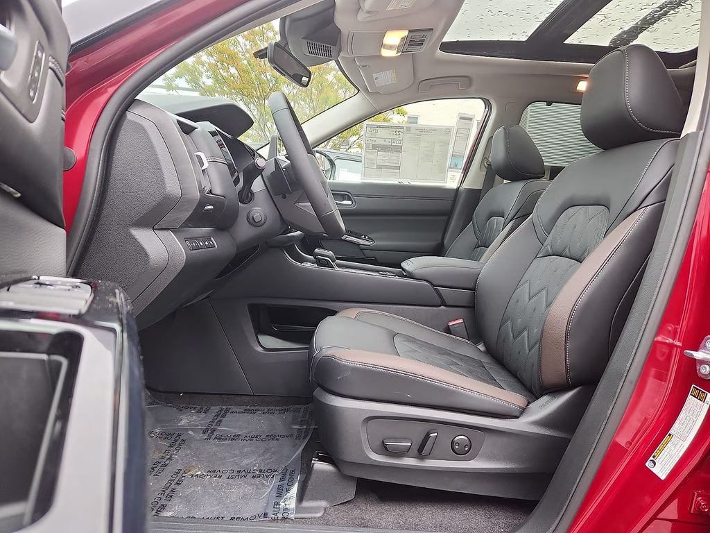 2026 Scarlet Ember/Super Black Nissan Pathfinder Platinum 4X4 SUV
