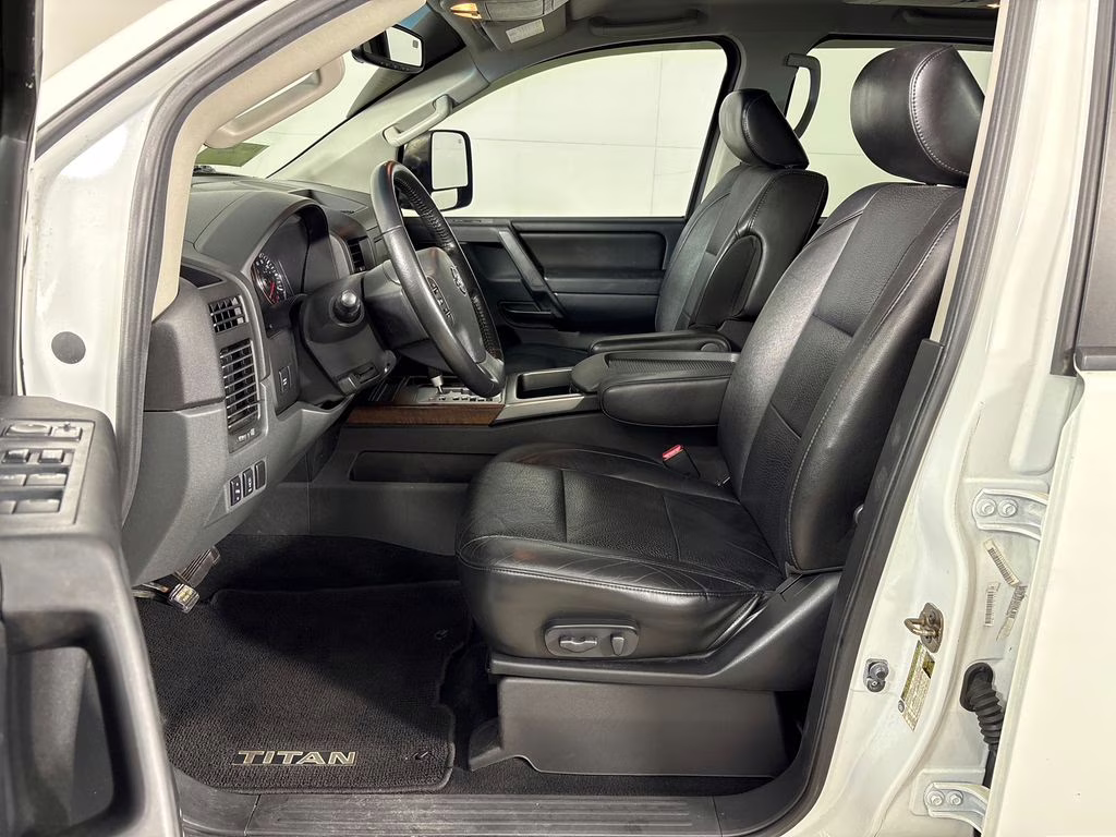 2012 Blizzard Pearl Nissan Titan SL 4X4 Truck