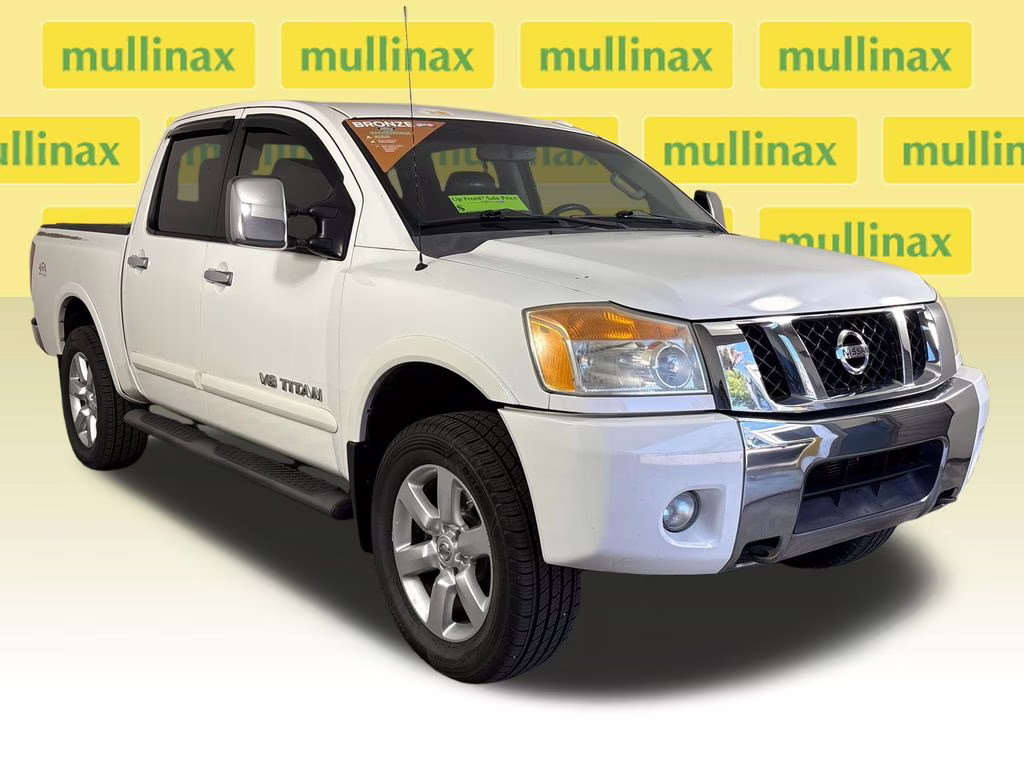 2012 Blizzard Pearl Nissan Titan SL 4X4 Truck