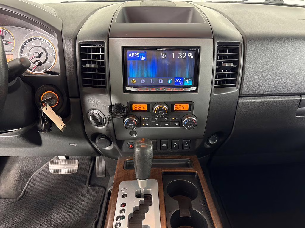 2012 Blizzard Pearl Nissan Titan SL 4X4 Truck