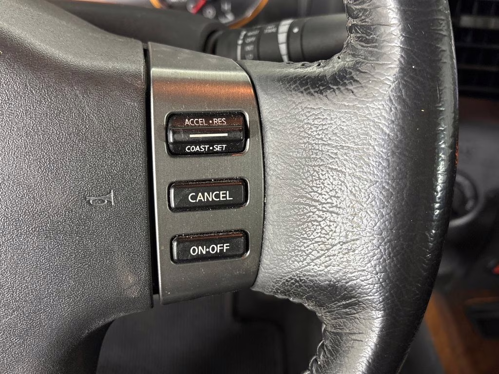 2012 Blizzard Pearl Nissan Titan SL 4X4 Truck