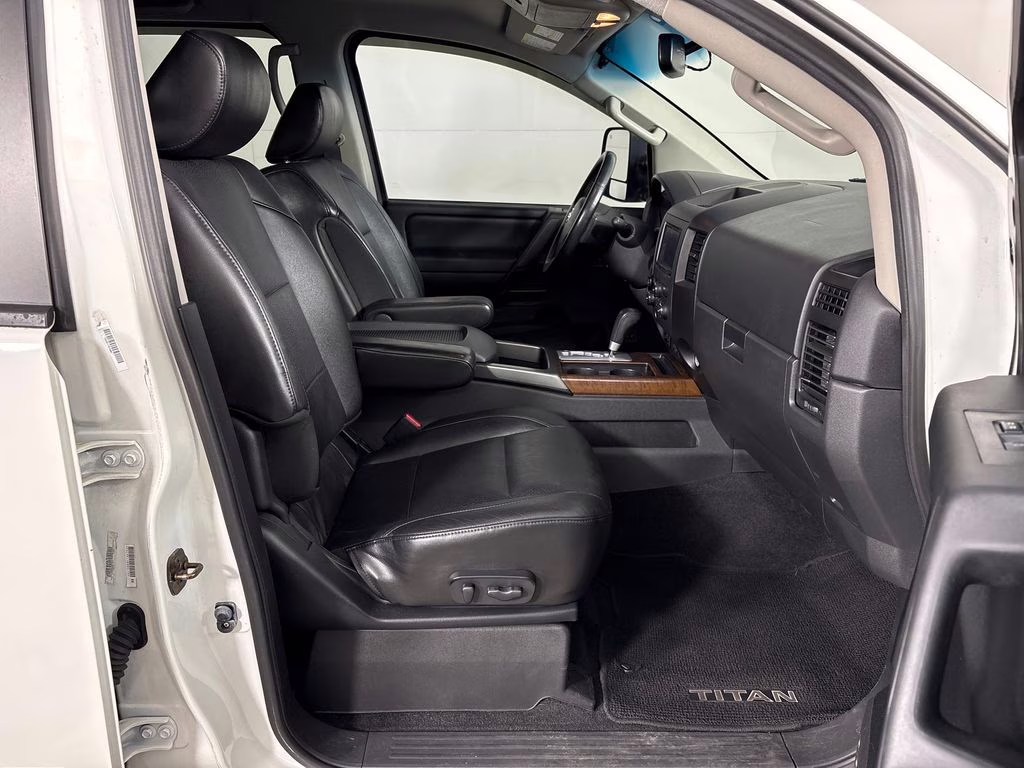 2012 Blizzard Pearl Nissan Titan SL 4X4 Truck
