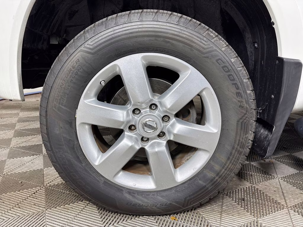 2012 Blizzard Pearl Nissan Titan SL 4X4 Truck