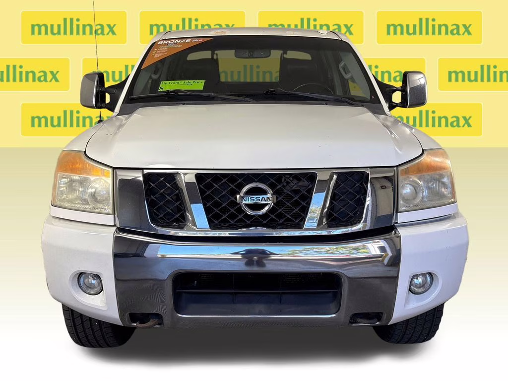 2012 Blizzard Pearl Nissan Titan SL 4X4 Truck