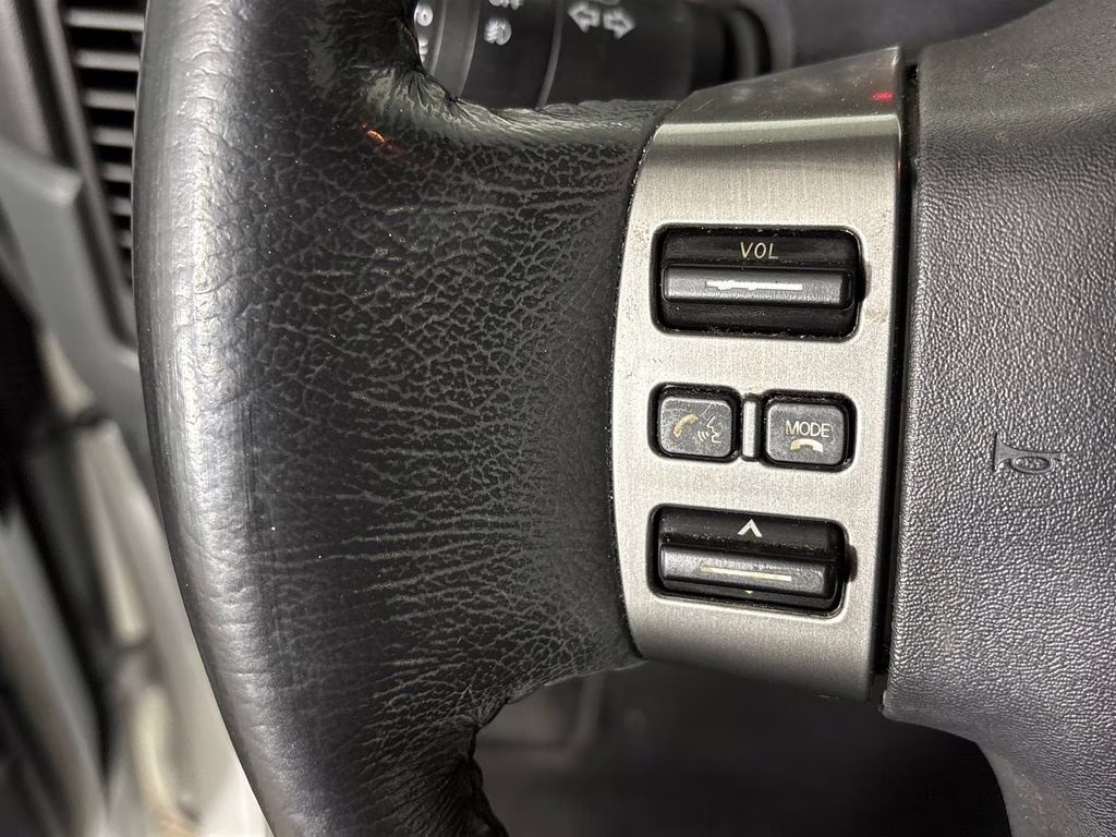2012 Blizzard Pearl Nissan Titan SL 4X4 Truck