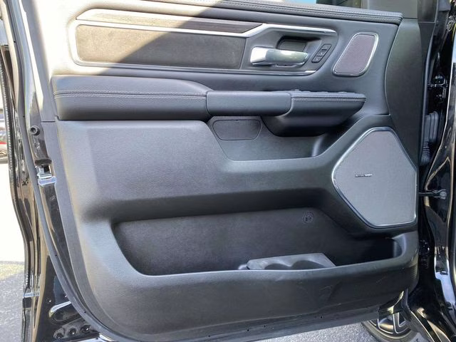 2026 Diamond Black Crystal Pearlcoat Ram 1500 Laramie 4X4 Truck