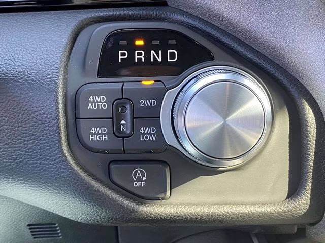 2026 Diamond Black Crystal Pearlcoat Ram 1500 Laramie 4X4 Truck