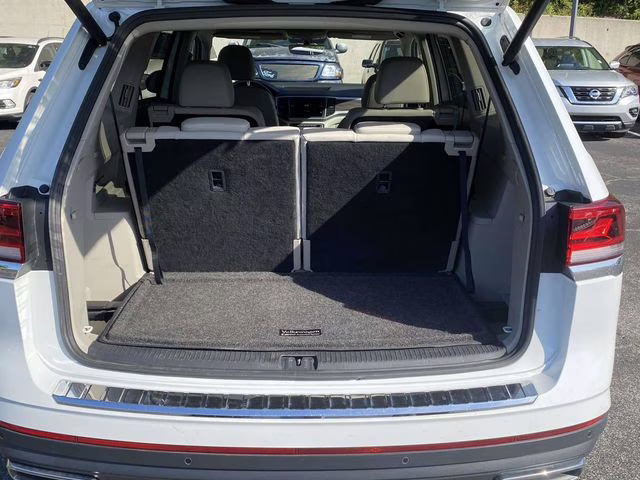 2021 Pure White Volkswagen Atlas 3.6L V6 SE w/Technology FWD SUV