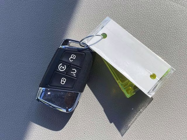 2021 Pure White Volkswagen Atlas 3.6L V6 SE w/Technology FWD SUV