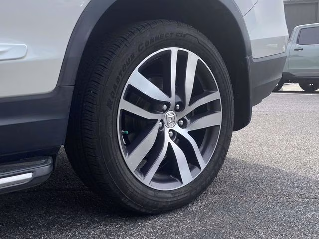 2017 White Diamond Pearl Honda Pilot Elite AWD SUV