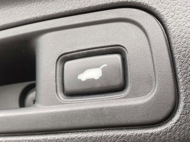 2017 White Diamond Pearl Honda Pilot Elite AWD SUV